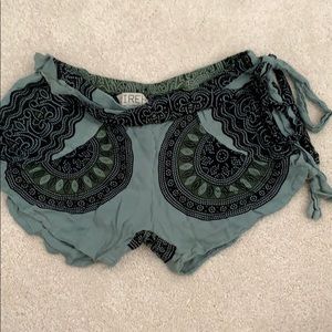 Boho flowy shorts